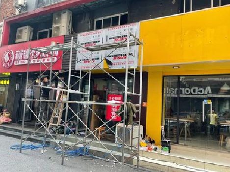 清镇市制作广告招牌如何避免它发黄？